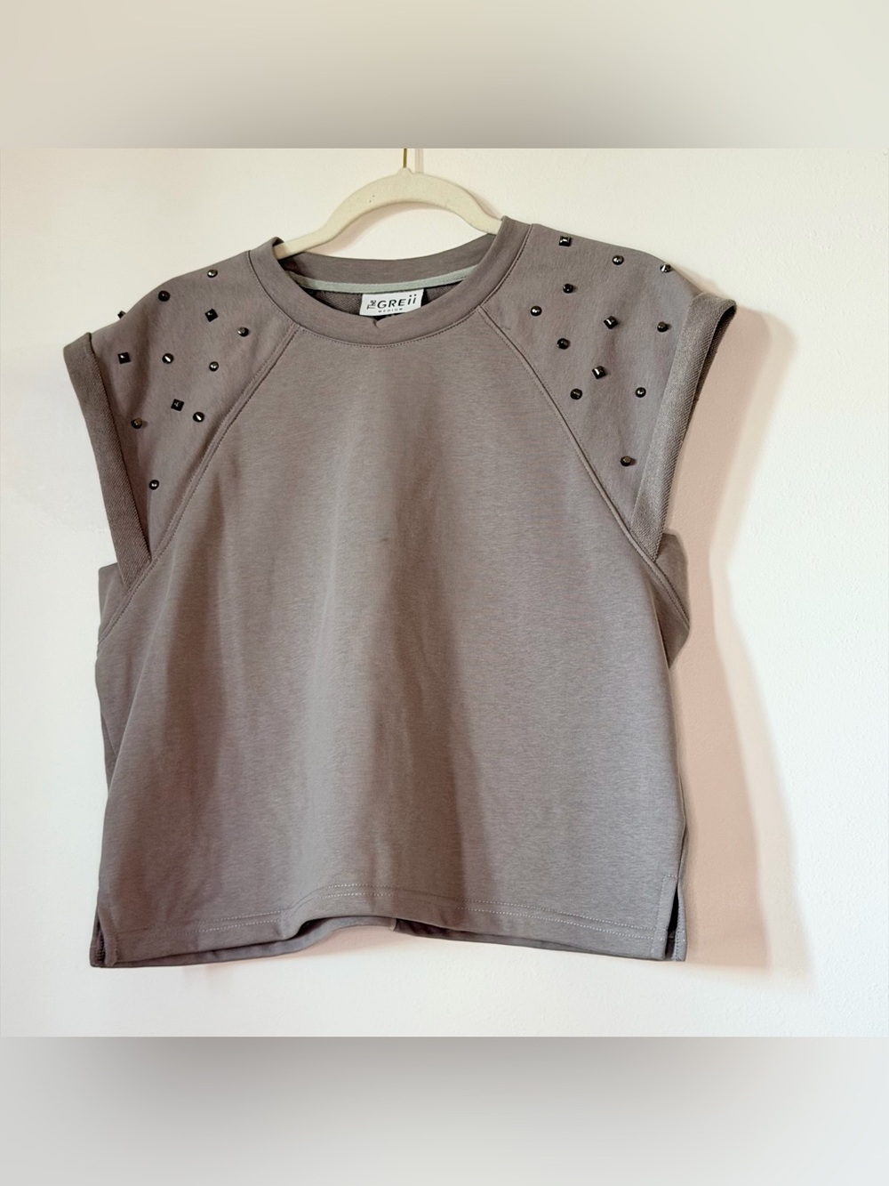 Md The Greii Cap Studded Sleeve